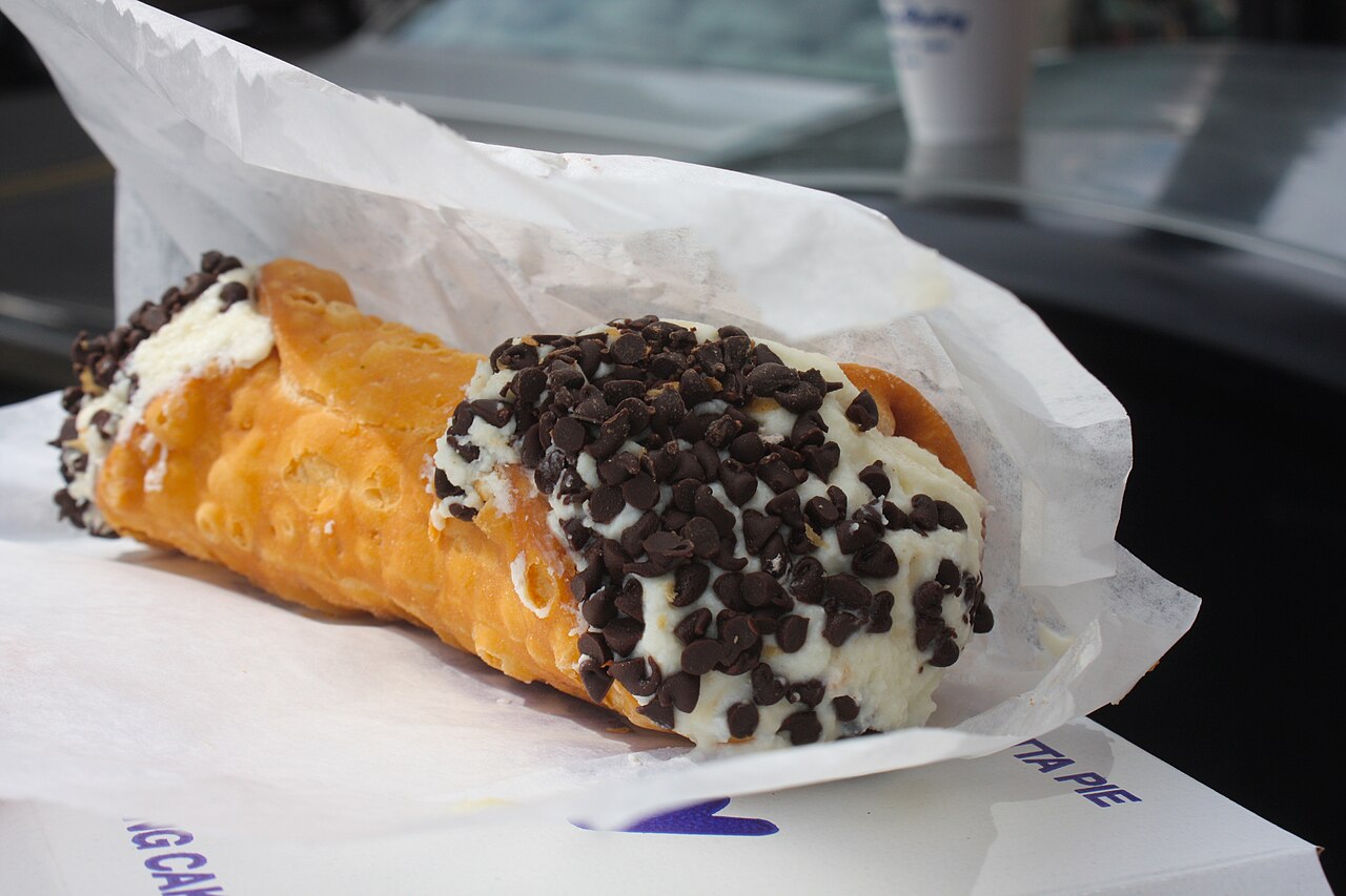 Cannolo with Chocolate Cannolo with Chocolate