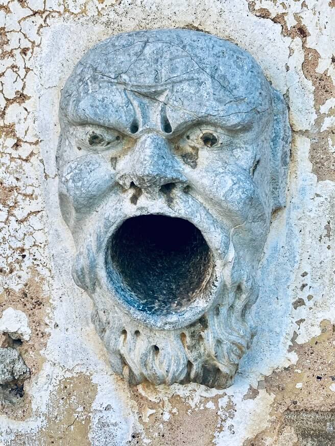 Villa Palagonia Water Pipe